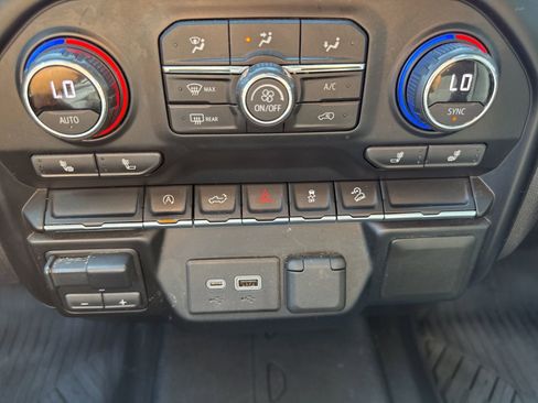 Used 2021 Chevrolet Silverado 1500 RST image 26