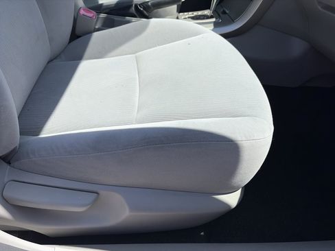 Used 2011 Toyota Corolla LE FWD image 29