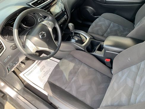 Used 2016 Nissan Rogue SV AWD/4WD image 14