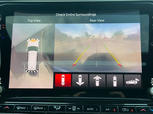 Used 2022 Jeep Grand Wagoneer Series III w/ Flexible Seating Group AWD/4WD image 25