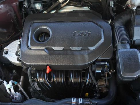 Used 2017 Kia Sorento LX image 9