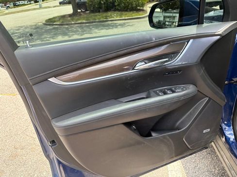Used 2023 Cadillac XT6 Premium Luxury w/ Platinum Package AWD/4WD image 43