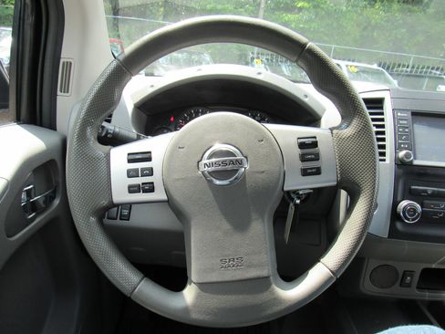 Used 2019 Nissan Frontier SV RWD image 16