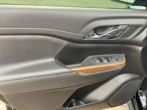 Certified 2023 GMC Acadia SLE w/ LPO, Floor Liner Package image 15