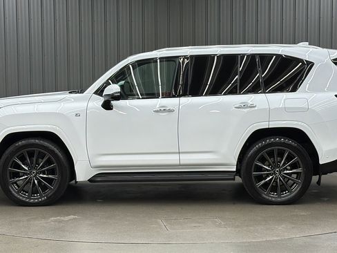 Used 2025 Lexus LX 700h F Sport image 10