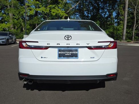 Used 2025 Toyota Camry SE FWD image 4