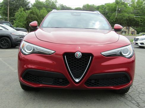Used 2018 Alfa Romeo Stelvio Ti AWD/4WD image 2