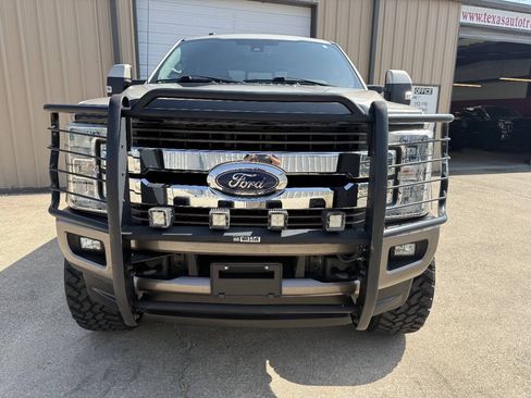 Used 2018 Ford F250 King Ranch w/ FX4 Off-Road Package AWD/4WD image 4