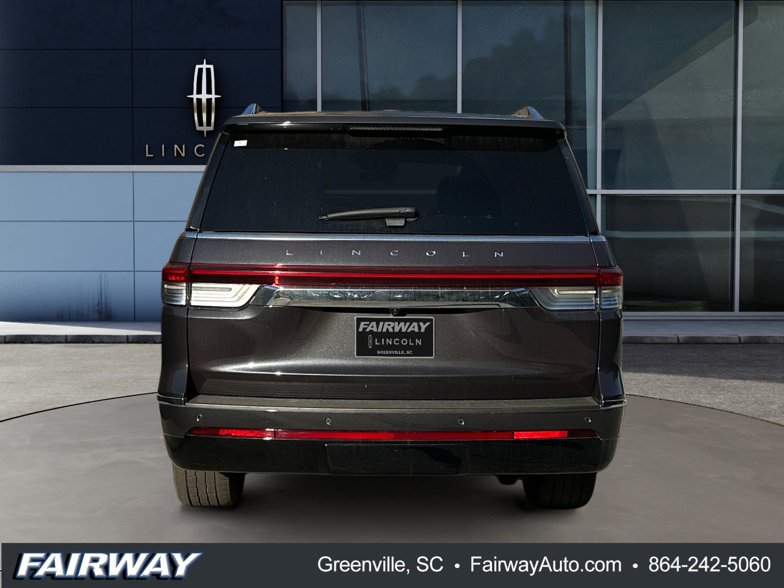 Used 2024 Lincoln Navigator L Reserve AWD/4WD image 6