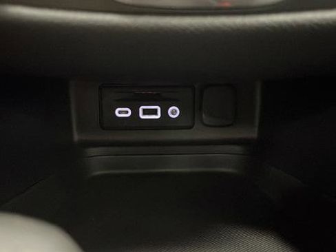Used 2023 Chevrolet Equinox RS w/ RS Leather Package AWD/4WD image 31