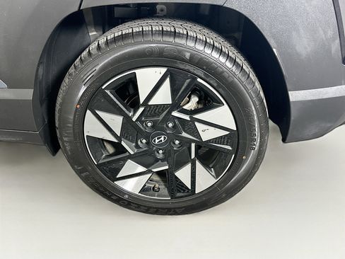 Used 2024 Hyundai Kona SEL FWD image 11