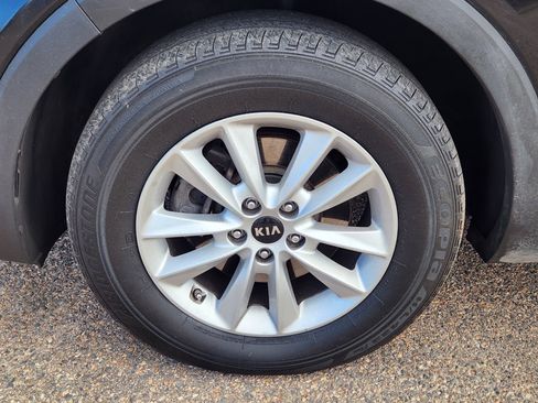 Used 2019 Kia Sorento AWD image 7