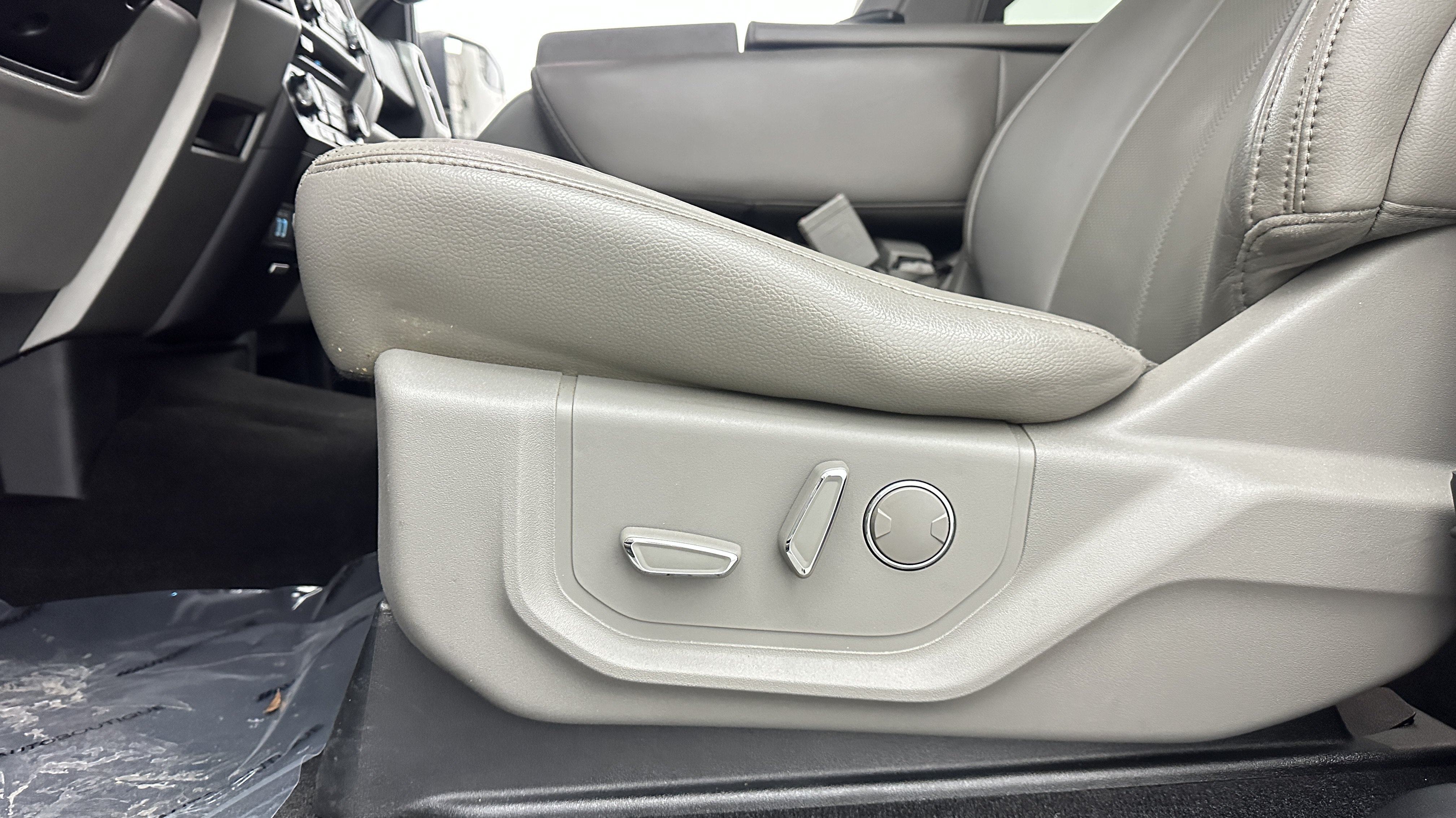 Used 2018 Ford F150 Lariat RWD image 14