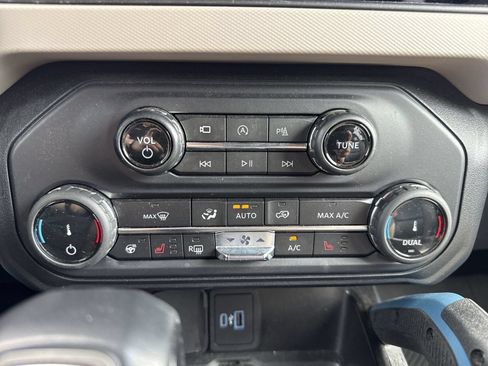 Used 2022 Ford Bronco Wildtrak AWD/4WD image 21
