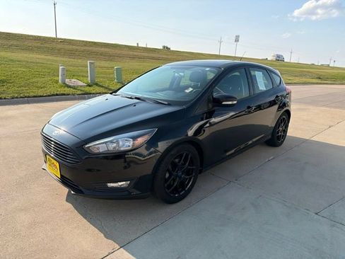 Used 2018 Ford Focus SEL w/ Winter Package FWD image 7