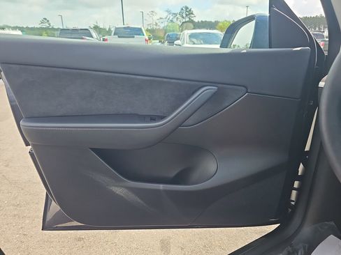 Used 2022 Tesla Model Y Performance AWD/4WD image 32