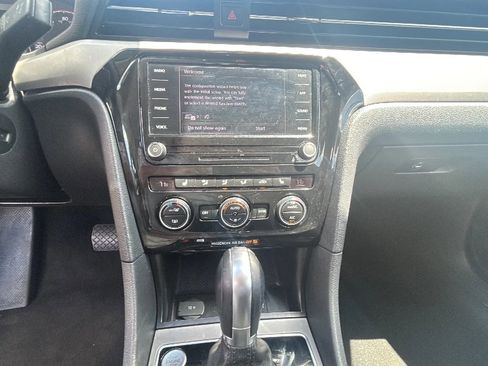 Used 2020 Volkswagen Passat 2.0T SE image 13