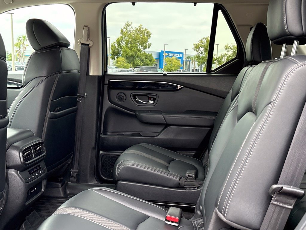 Used 2025 Honda Pilot EX-L image 16
