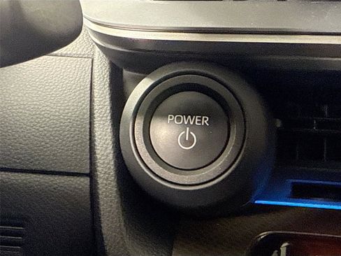 Certified 2024 Toyota Prius XLE image 21