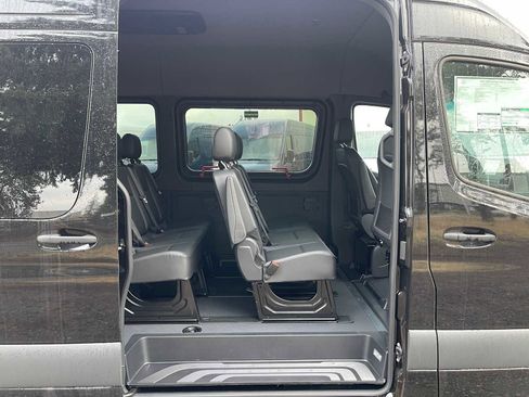 Used 2024 Mercedes-Benz Sprinter 2500 image 13
