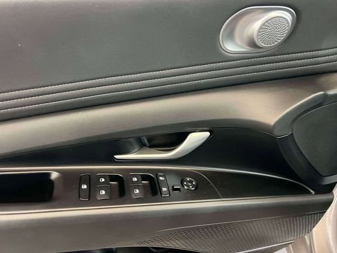 Used 2023 Hyundai Elantra SEL w/ Convenience Package image 13