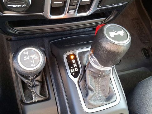 Used 2024 Jeep Wrangler Unlimited w/ Convenience Group image 12