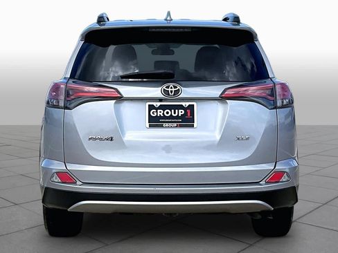 Used 2018 Toyota RAV4 XLE FWD image 5