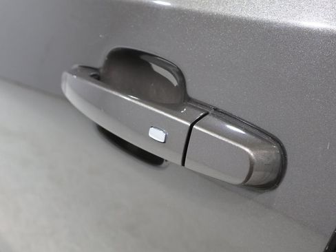 Used 2020 GMC Acadia SLT AWD/4WD image 9