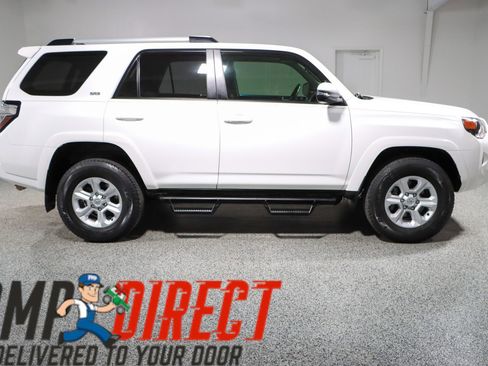 Used 2023 Toyota 4Runner SR5 Premium w/ Moonroof Package AWD/4WD image 6