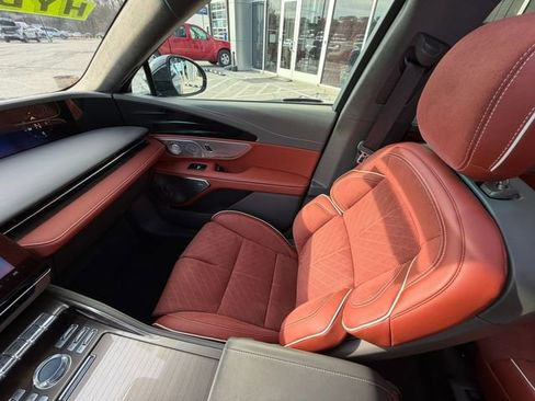 Used 2024 Lincoln Nautilus Black Label w/ Jet Appearance Package (87T) image 22