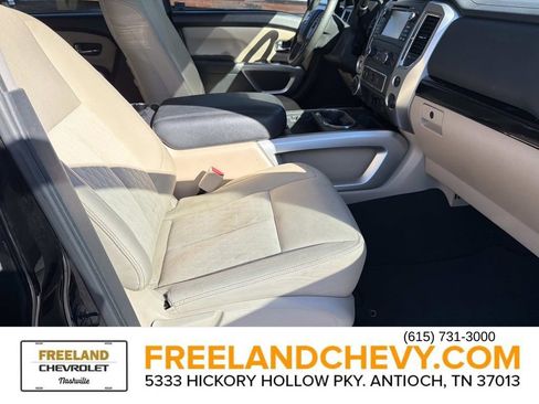 Used 2017 Nissan Titan SV image 26