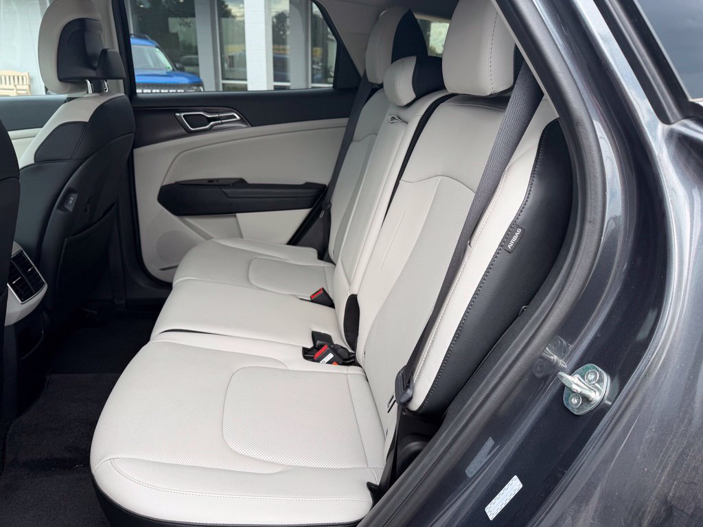 Used 2024 Kia Sportage EX AWD/4WD image 17