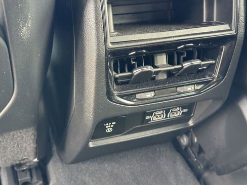 Used 2023 Jeep Grand Cherokee Altitude AWD/4WD image 16