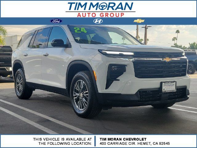 Used 2024 Chevrolet Traverse LS FWD image 1