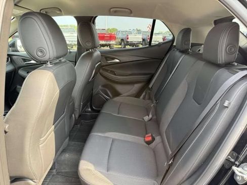 Used 2022 Buick Encore GX Preferred w/ Cold Weather Comfort Package AWD/4WD image 12