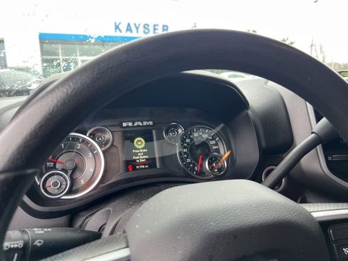 Used 2022 RAM 3500 Big Horn image 28