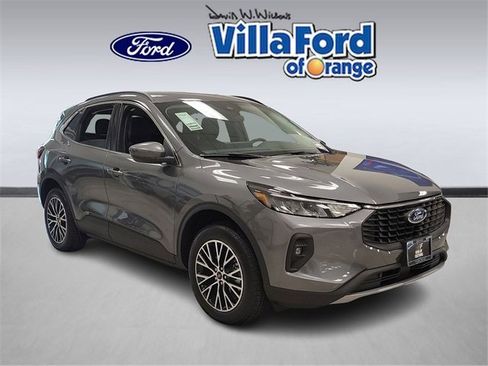 New 2025 Ford Escape SE image 1
