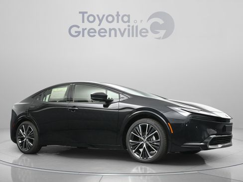 Used 2025 Toyota Prius XLE FWD image 18