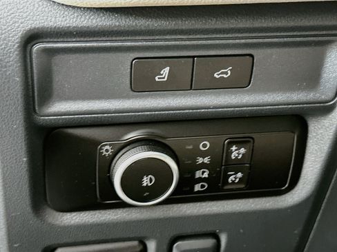 Used 2023 Ford Expedition Limited AWD/4WD image 17