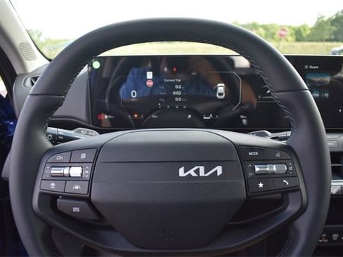 New 2025 Kia K4 EX image 23