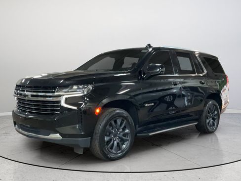 Used 2023 Chevrolet Tahoe LT w/ Luxury Package RWD image 5
