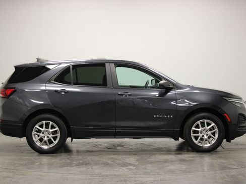 Used 2022 Chevrolet Equinox LS w/ LS Convenience Package AWD/4WD image 9