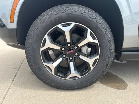 New 2026 GMC Yukon XL AT4 AWD/4WD image 25
