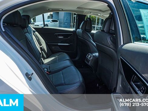 Used 2025 Mercedes-Benz C 300 Sedan image 22