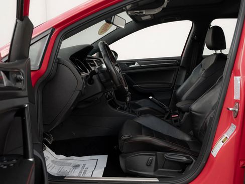 Used 2018 Volkswagen GTI SE image 23