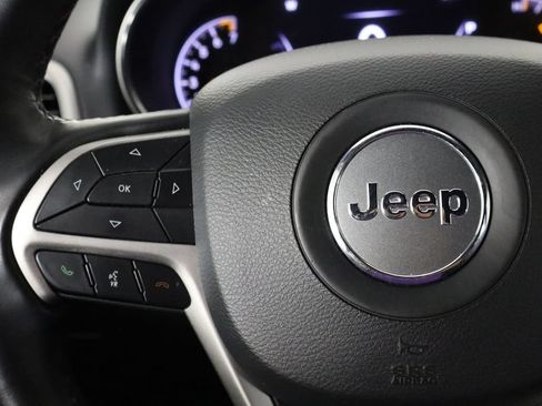 Used 2022 Jeep Grand Cherokee Laredo E AWD/4WD image 8