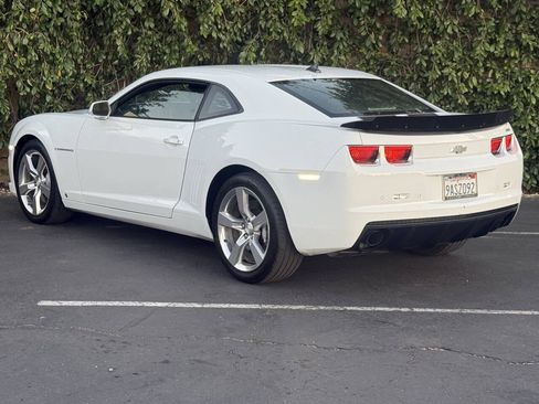 Used 2010 Chevrolet Camaro SS w/ RS Package RWD image 5
