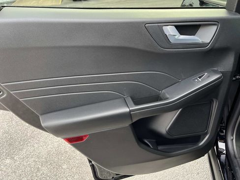 Used 2026 Ford Escape ST-Line Select w/ Equipment Group 401A image 16