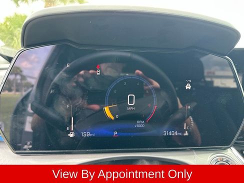 Used 2025 Chevrolet Trax LT w/ LT Convenience Package FWD image 3