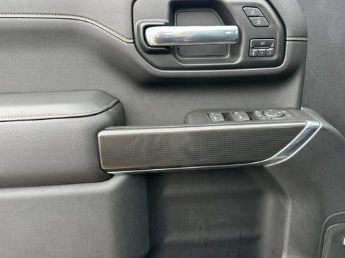 Used 2020 GMC Sierra 2500 AT4 w/ AT4 Premium Package image 10